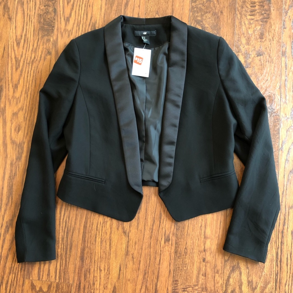 NWT H&M cropped back blazer